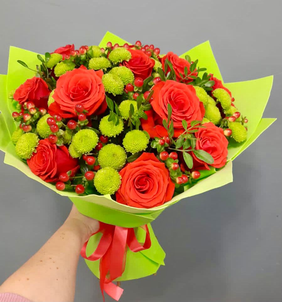 Букет цветов из: Хризантемы и Розы в Аннино