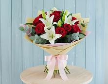 Букет цветов из:  Лилии и Розы в Аннино