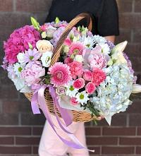 Композиция солнечный день в Аннино Цветочная композиция из Розы, Хризантемы, Пионы и Лизиантусы в корзине в Аннино