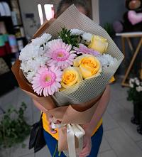 Букет цветов из:  Герберы, Розы и Хризантемы в Аннино