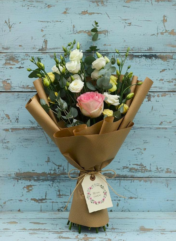 Букет цветов из: Розы и Лизиантусы в Аннино