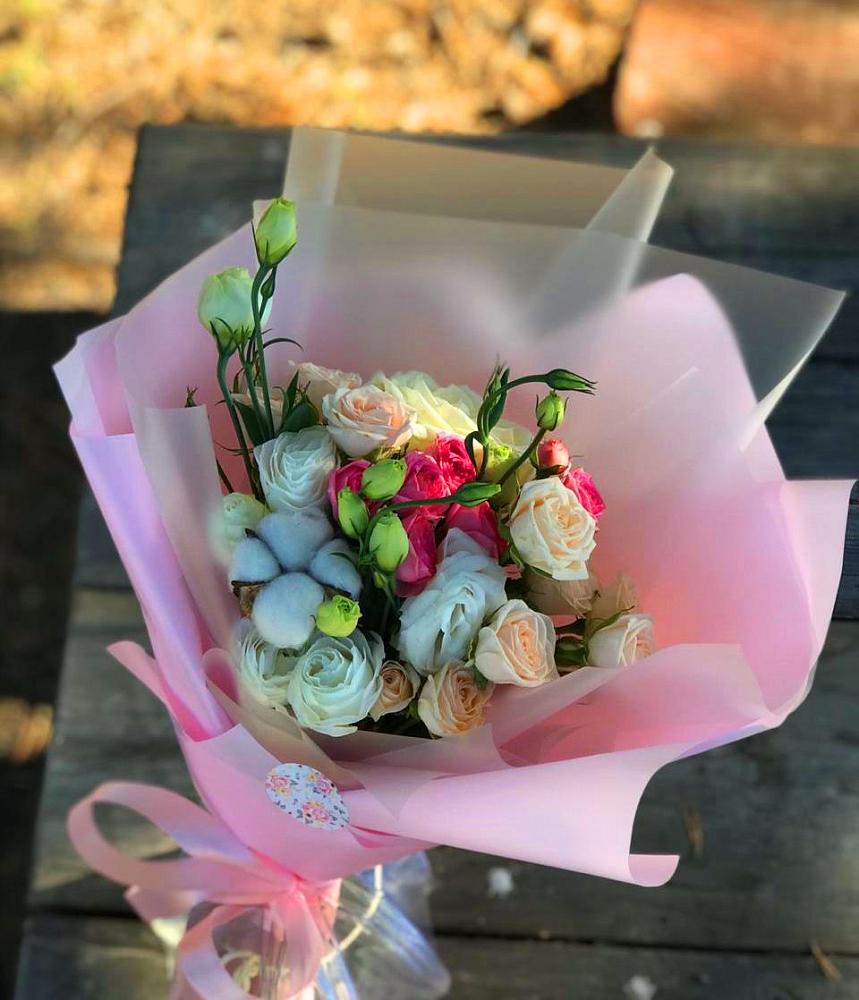 Букет цветов из: Розы и Лизиантусы в Аннино