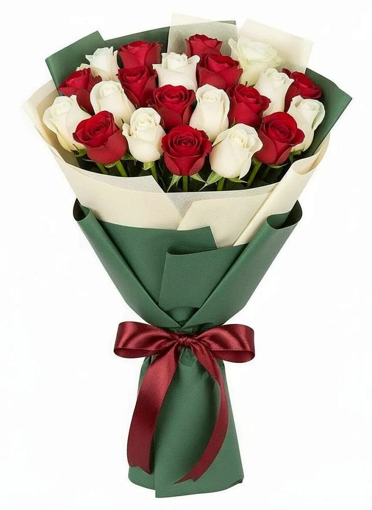 Букет Микс из красных и белых роз в Аннино