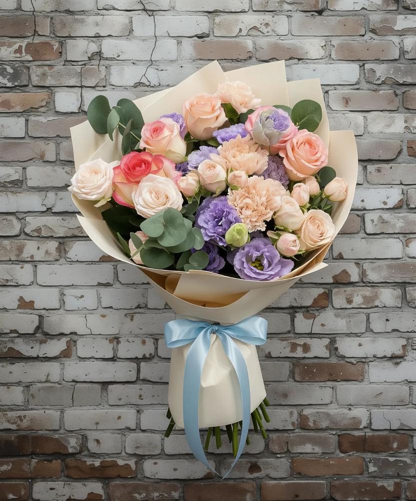 Букет цветов из: Розы, Лизиантусы и Гвоздики в Аннино