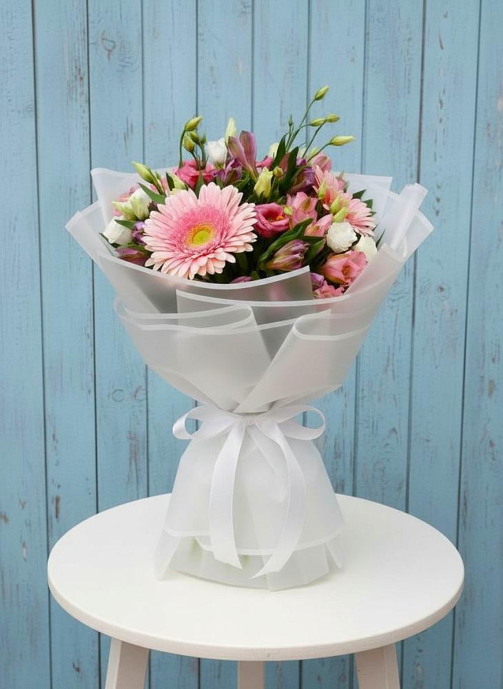 Букет цветов из: Герберы, Альстромерии и Лизиантусы в Аннино