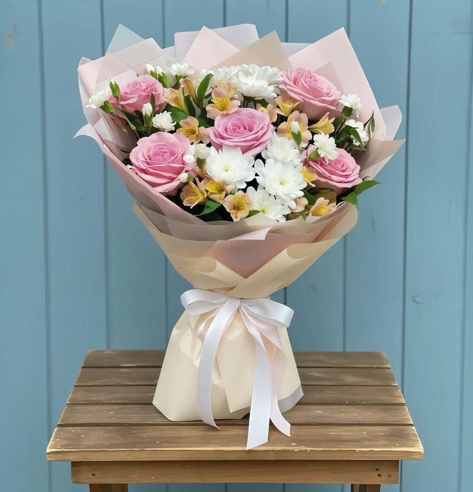 Букет цветов из: Гвоздики, Орхидеи и Розы в Аннино