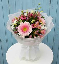 Букет цветов из:  Герберы, Альстромерии и Лизиантусы #REPLACE_PRED# Аннино