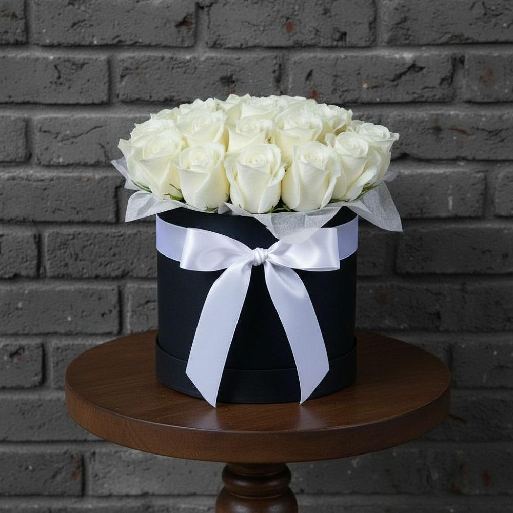 Цветочная композиция из Розы в шляпной коробке в Аннино