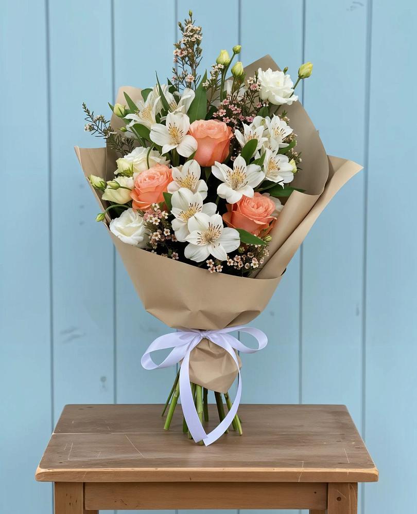 Букет цветов из: Альстромерии, Лизиантусы, Розы и Хризантемы в Аннино