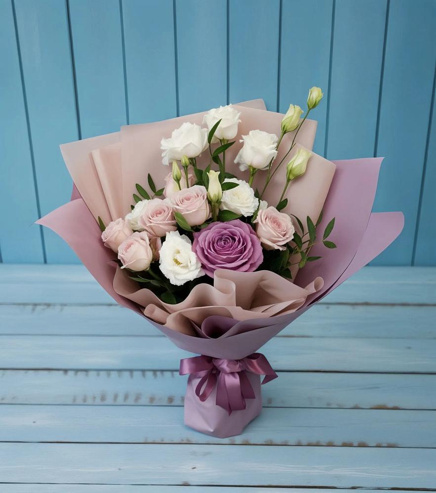 Букет цветов из: Розы и Лизиантусы в Аннино